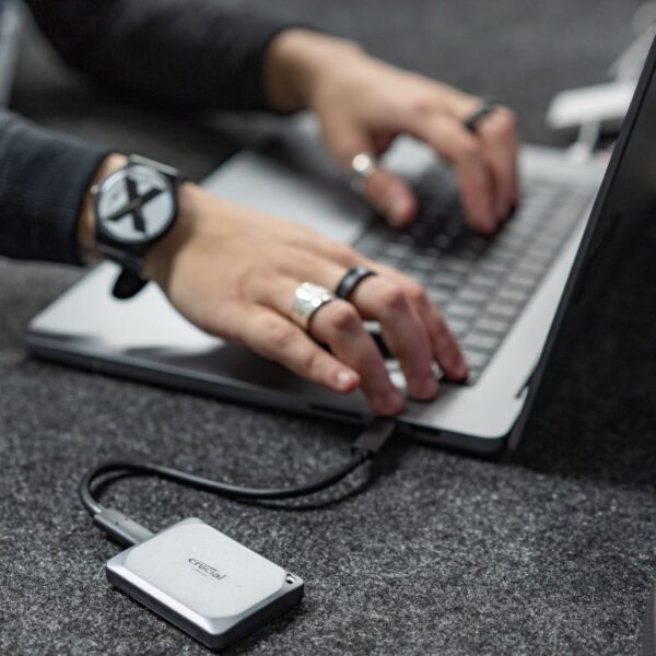 Crucial Vs Campaign Paris X9 Pro Laptop Lifestyle Image 01 2