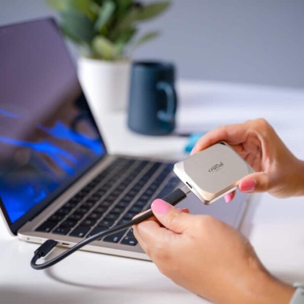 Crucial X9 Pro For Mac 2Tb Type-C Portable Ssd 2 Crucial X9 Pro For Mac Macbook Air Lifestyle Image 09 2